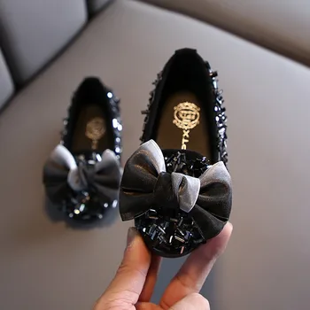 Baby dekle eno čevlji princesa Stranka čevlji 2020 Poletje jesen novo otrok srčkan lok stanovanj zlato, srebro velikost 21-35 sandalia