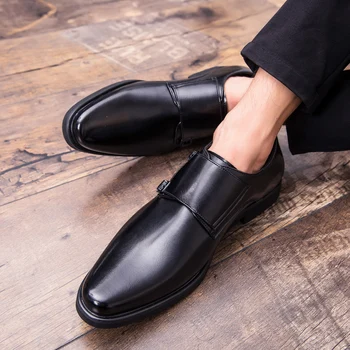 Italijanski Slog Usnje Formalno Loafers Čevlji Moški Konicami Prstov Modni Posel Urad Elegantno Obutev za Moške Rjava Derby Čevlji